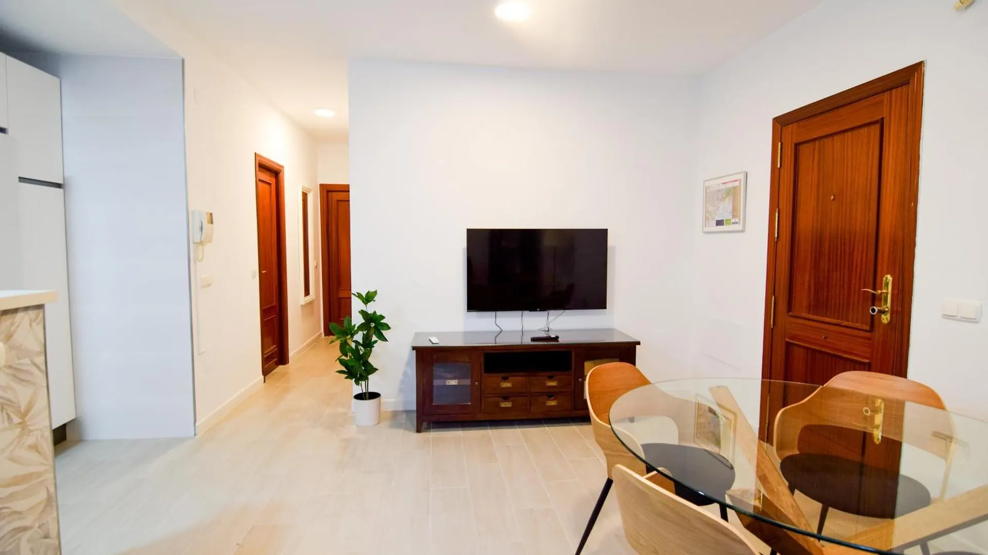 Letmalaga Cobblestone St. Apartment