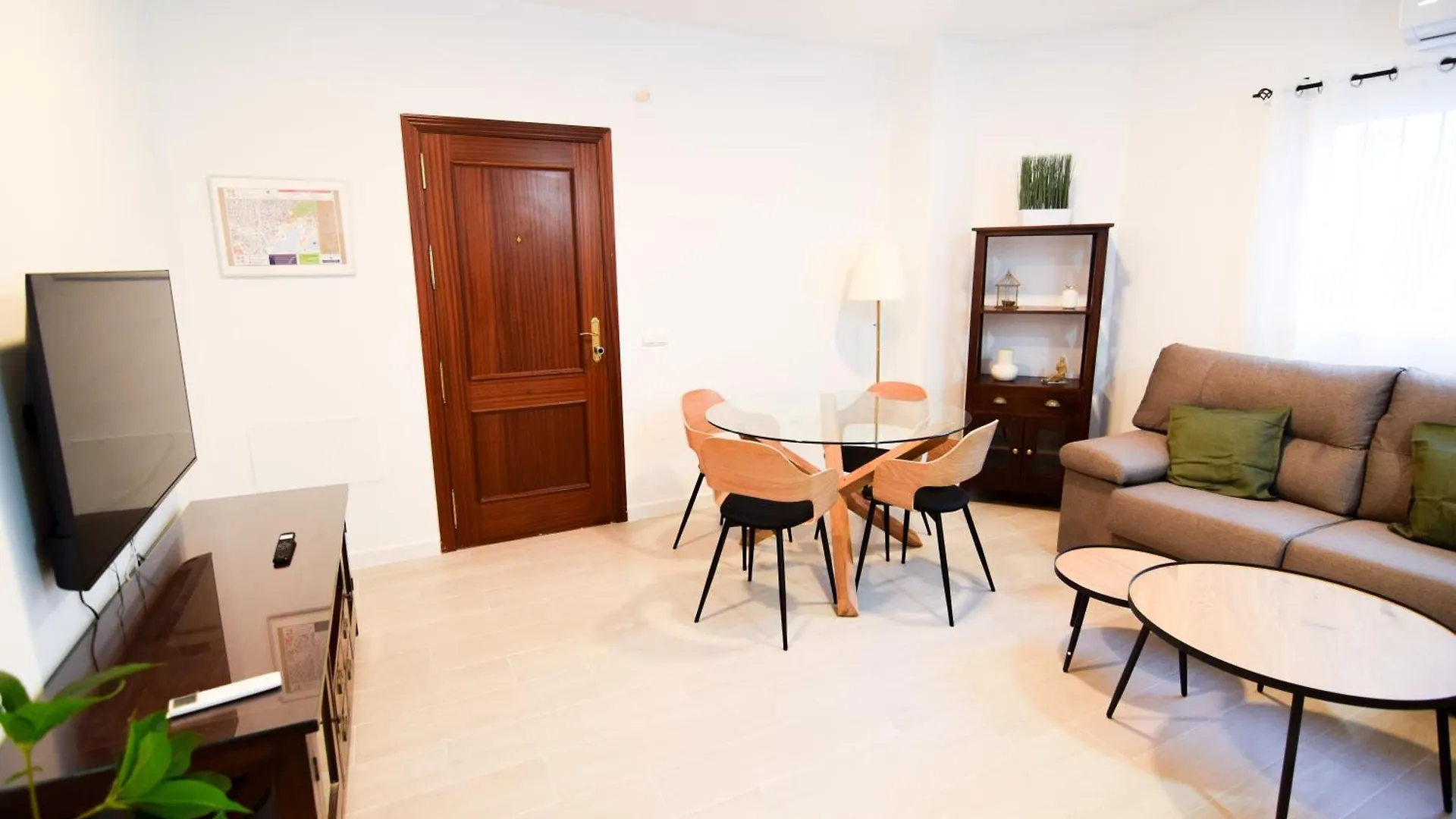 Letmalaga Cobblestone St. Apartment