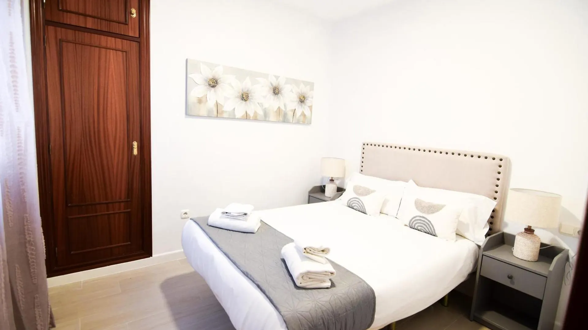 Letmalaga Cobblestone St. Apartment